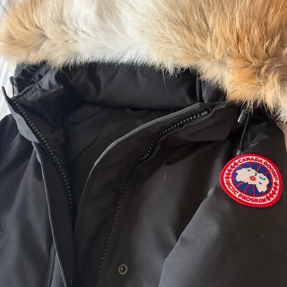 Authentic Canada Goose Trillium Black Parka with Fur - Picture 4 of 7